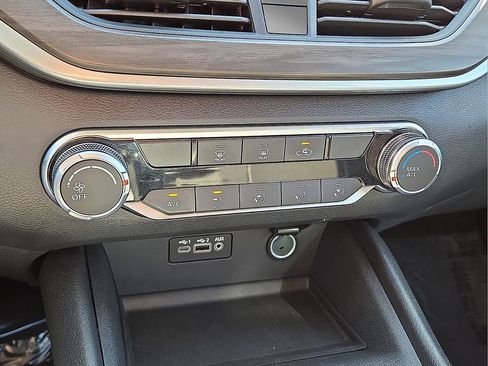 Used 2025 Nissan Altima 2.5 SV image 27