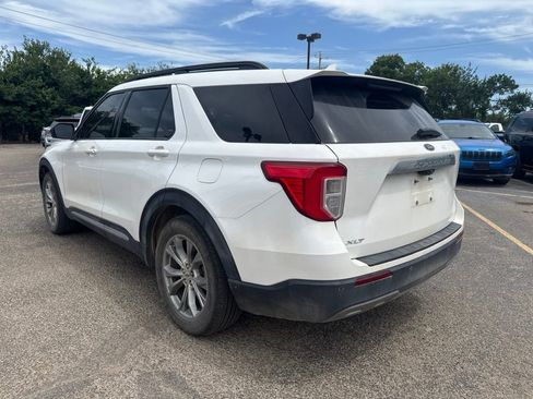 Used 2021 Ford Explorer XLT w/ Equipment Group 202A RWD image 4