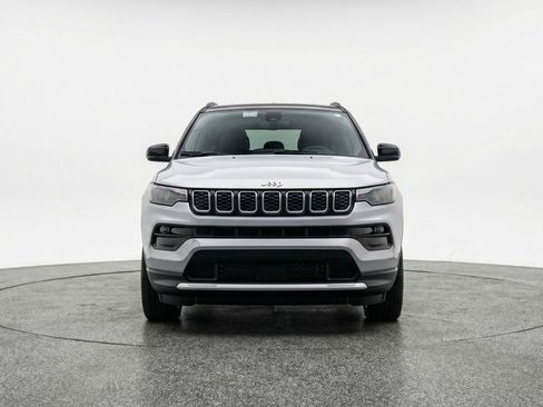 Used 2025 Jeep Compass Limited image 2