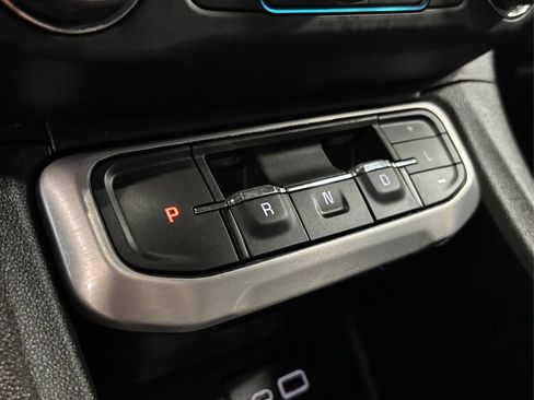 Used 2023 GMC Acadia SLE w/ Driver Convenience Package image 30