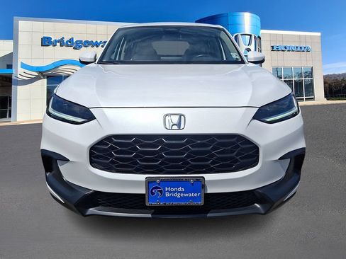 Used 2023 Honda HR-V LX image 2