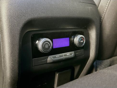 Used 2025 GMC Acadia Elevation image 28