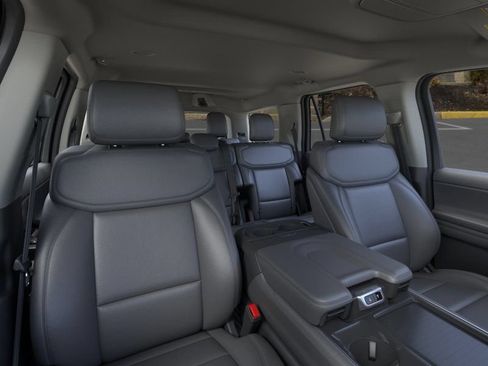 Used 2026 Ford Expedition Active AWD/4WD image 12