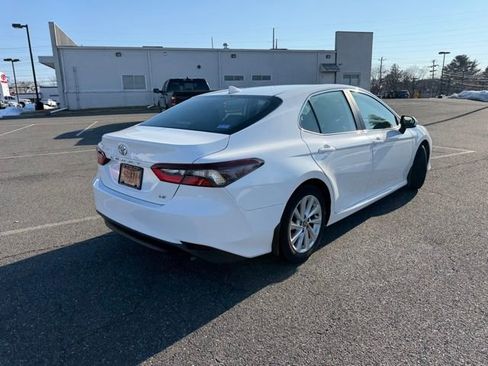 Used 2021 Toyota Camry LE image 6