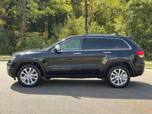 Used 2017 Jeep Grand Cherokee Limited image 4