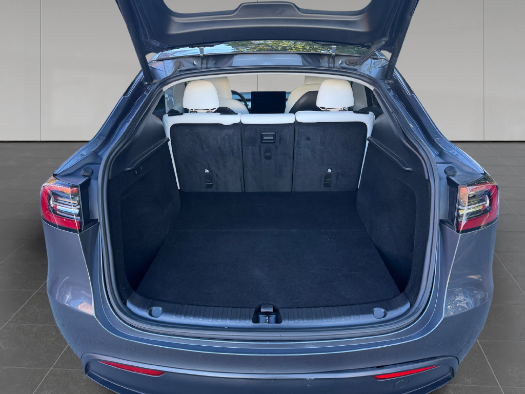 Used 2023 Tesla Model Y Performance AWD/4WD image 19