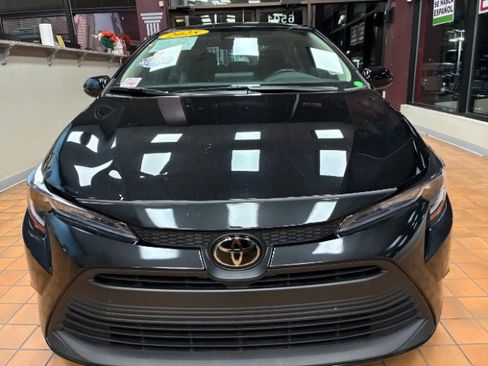 Used 2025 Toyota Corolla LE image 5