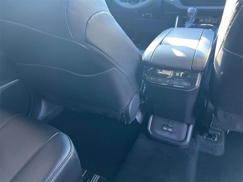 Used 2024 Toyota Highlander XSE image 21