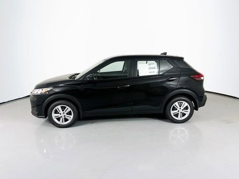 New 2025 Nissan Kicks Play S FWD image 4