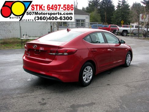 Used 2017 Hyundai Elantra SE image 5