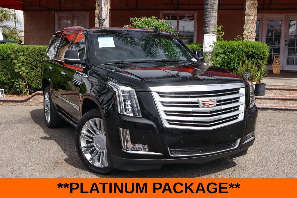 Used 2019 Cadillac Escalade Platinum AWD/4WD image 2