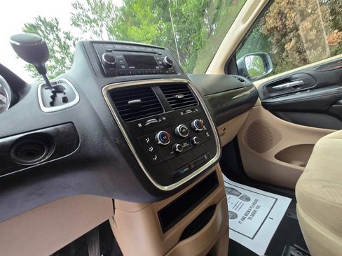 Used 2013 Dodge Grand Caravan SE FWD image 21