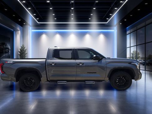 Used 2022 Toyota Tundra SR5 AWD/4WD image 3
