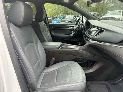 Used 2024 Buick Enclave Premium AWD/4WD image 26