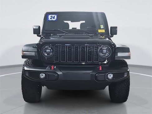 Used 2024 Jeep Wrangler Rubicon w/ Convenience Group image 11