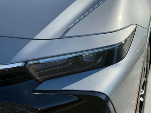 Used 2025 Toyota Crown XLE image 10