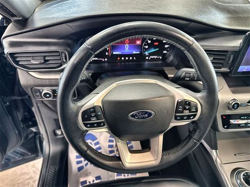 Used 2022 Ford Explorer XLT w/ Equipment Group 202A image 17