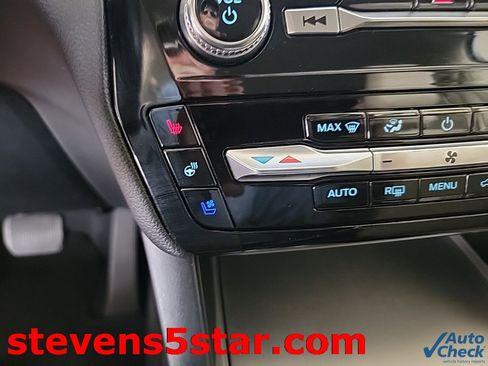 Used 2022 Ford Explorer Limited w/ Equipment Group 301A image 17