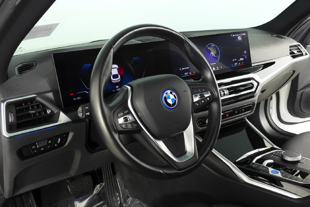 Certified 2024 BMW i4 eDrive35 w/ Convenience Package RWD image 31