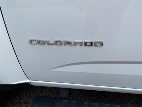 Used 2022 Chevrolet Colorado Z71 AWD/4WD image 14