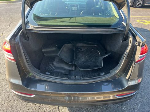 Used 2020 Ford Fusion SE FWD image 15