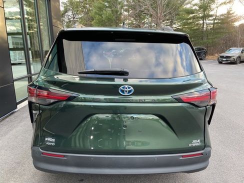 Used 2021 Toyota Sienna XLE image 7