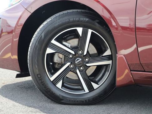 Used 2024 Nissan Sentra SV FWD image 2