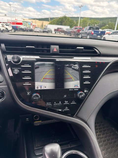 Used 2019 Toyota Camry XLE w/ Navigation Package FWD image 14