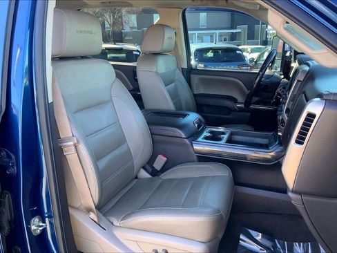 Used 2016 GMC Sierra 2500 Denali w/ Duramax Plus Package image 9