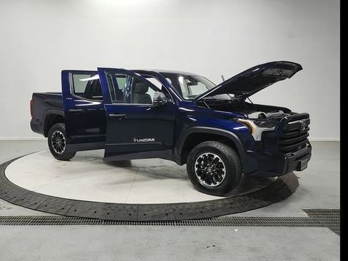 Used 2025 Toyota Tundra SR5 AWD/4WD image 9