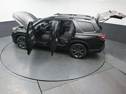 Certified 2025 Honda Pilot Sport image 48