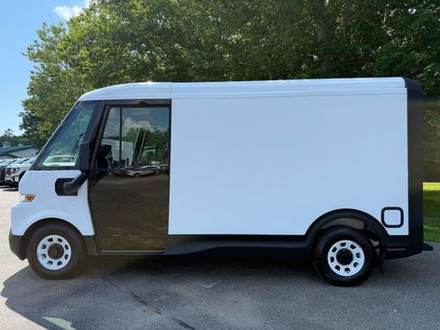 Used 2024 Chevrolet Brightdrop 400 w/ Commercial Equipment Package AWD/4WD image 4
