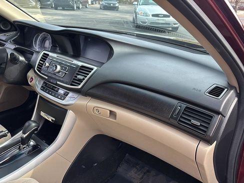 Used 2013 Honda Accord EX image 25