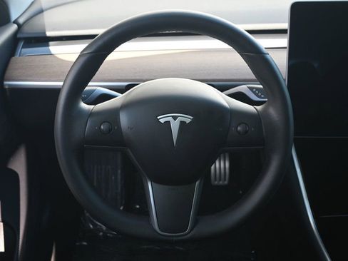 Used 2019 Tesla Model 3 Performance image 9