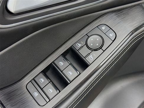 Used 2021 Nissan Rogue SV w/ Premium Package image 19