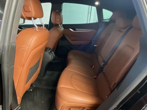 Used 2019 Maserati Levante AWD/4WD image 17