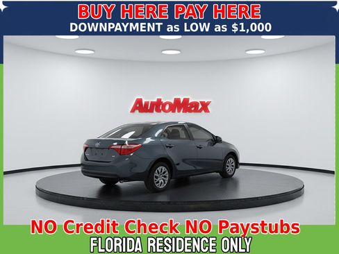 Used 2018 Toyota Corolla LE image 3