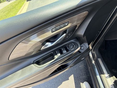 Certified 2022 GMC Terrain Denali w/ Denali Premium Package image 24