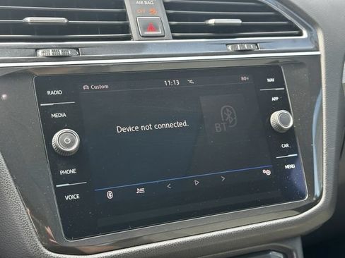 Used 2018 Volkswagen Tiguan SEL AWD/4WD image 21
