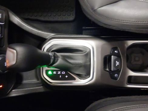 Used 2022 Jeep Renegade Limited w/ Sun, Sound & Wheels Group image 21