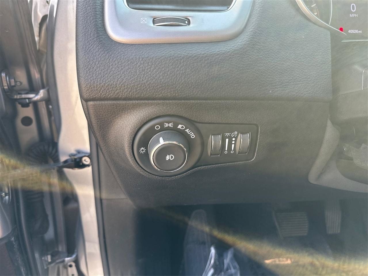 Used 2018 Jeep Compass Latitude AWD/4WD image 18