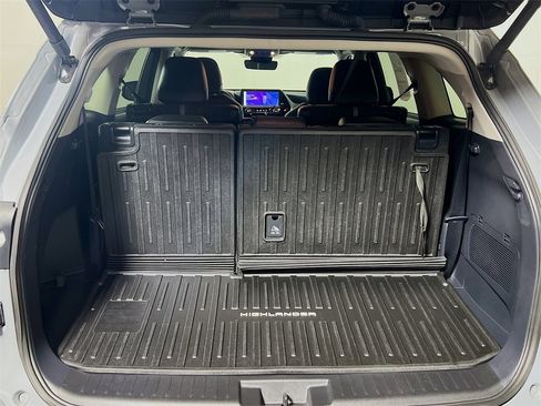 Certified 2024 Toyota Highlander XLE image 24