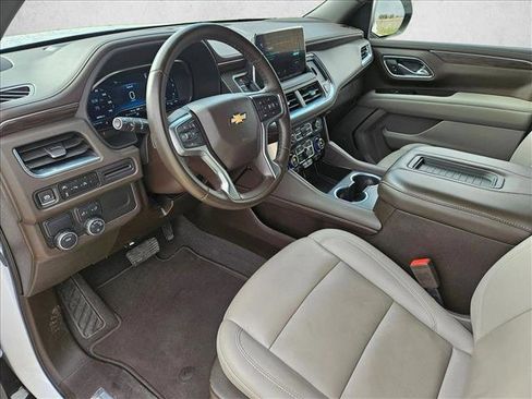 Used 2024 Chevrolet Suburban LT image 9