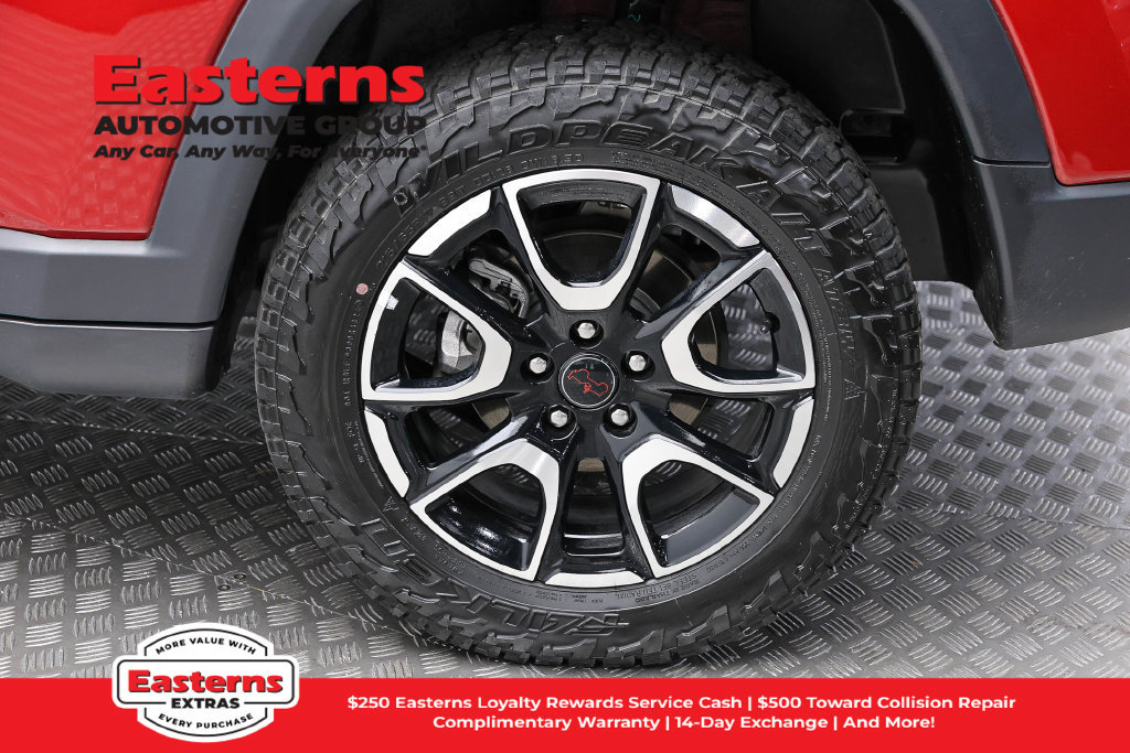Used 2025 Jeep Compass Trailhawk AWD/4WD image 9