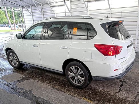 Used 2018 Nissan Pathfinder SV FWD image 5