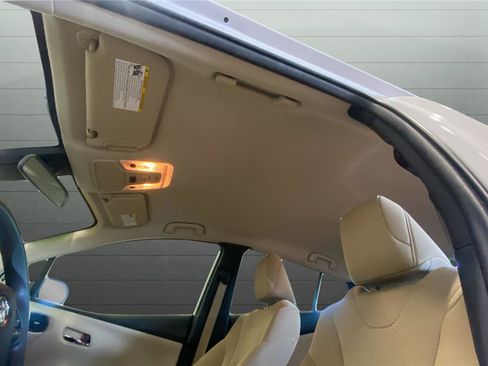 Used 2022 Toyota Prius LE image 9