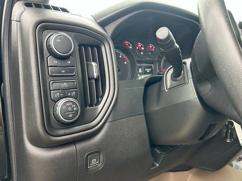 Used 2022 Chevrolet Silverado 2500 Custom w/ Custom Value Package AWD/4WD image 13