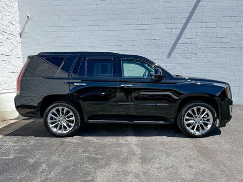Used 2019 Cadillac Escalade Luxury AWD/4WD image 5