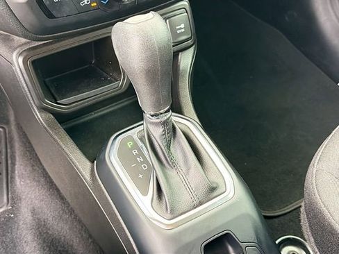 Used 2021 Jeep Renegade Latitude image 26