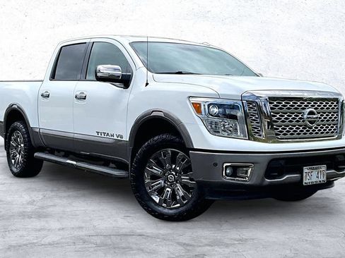 Used 2018 Nissan Titan Platinum Reserve w/ Platinum Utility Package AWD/4WD image 11